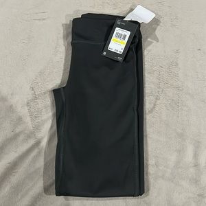 NWT- Girls Size medium Under Armor, motion leggings